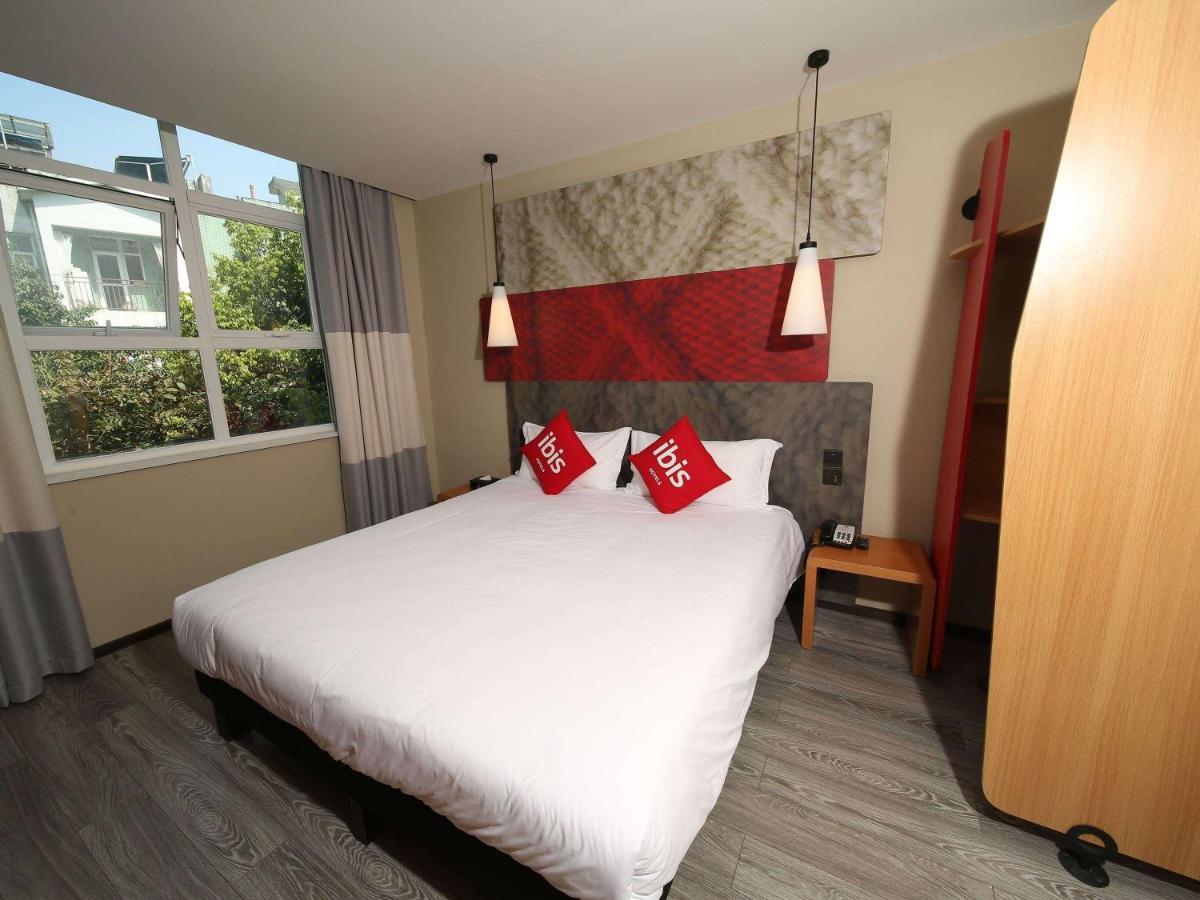 Ibis Chengdu Meizhou Center Экстерьер фото
